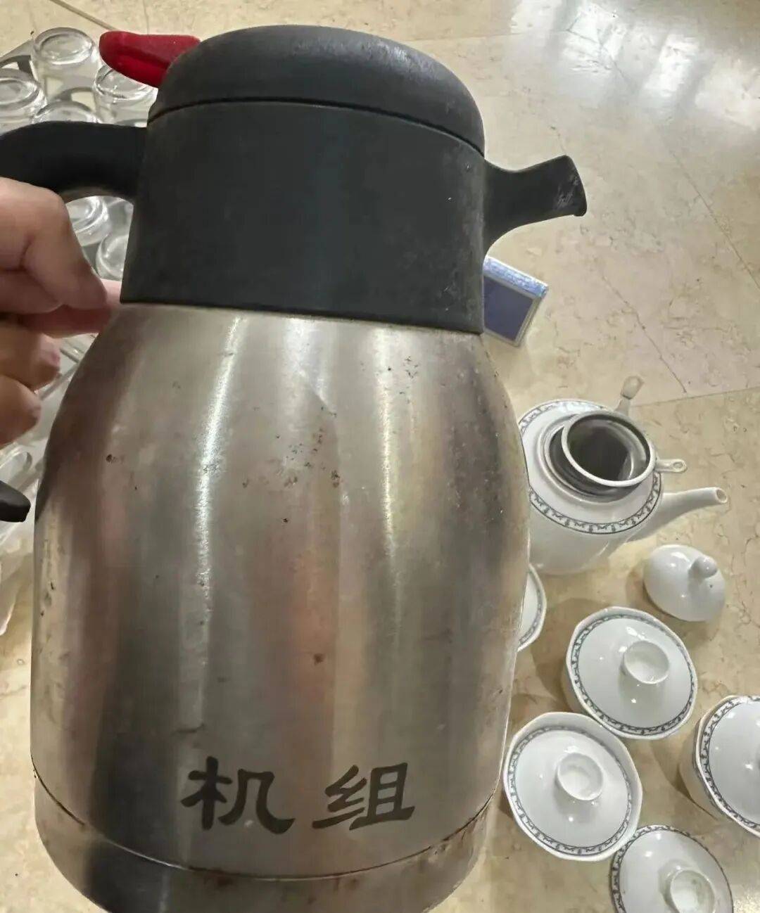 妻子65頁PPT舉報48歲空警丈夫，當事人：由公司處理；南航：已進行了誡勉談話:商貿