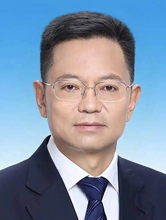 國務院最新任免7位干部:商貿