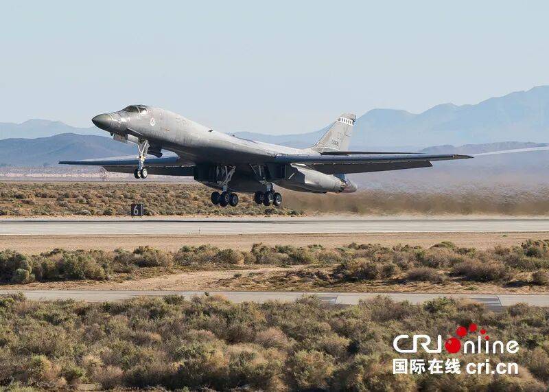 美媒稱美國B-1B轟炸機逼近委內瑞拉，此前委總統曾向美國“發信息”：要和平不要戰爭:商貿