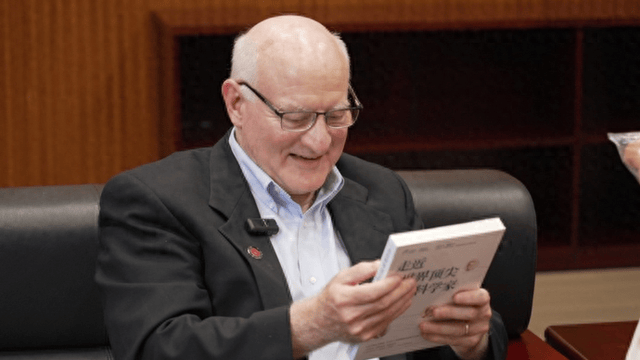 今年頂科論壇，會議文件袋里的這本新書，為何讓頂尖科學家們愛不釋手？:商貿