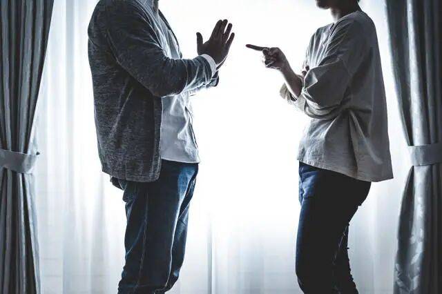 夫妻吵架后妻子跳湖身亡，丈夫因這一舉動獲刑一年緩刑二年:商貿