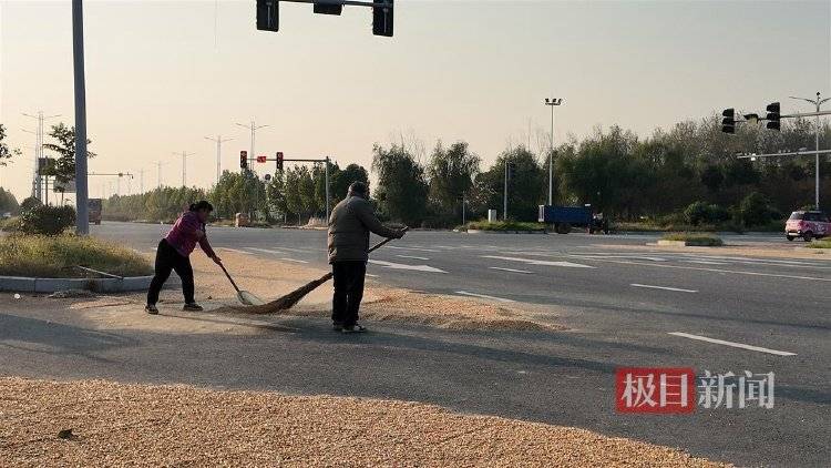 一位河南農民的玉米秋收戰：花3200元自制烘干機<strong></p>
<p>商貿</strong>，還幫農友烘了20萬斤:商貿