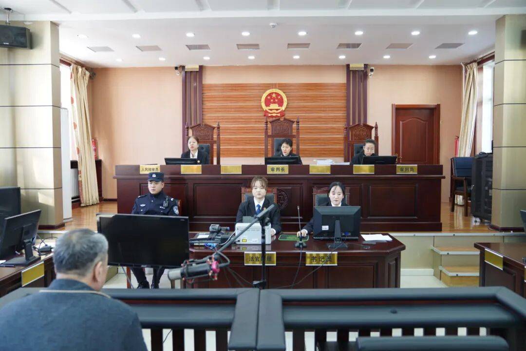 他們只是“跑跑腿”<strong></p>
<p>商貿</strong>，終點站竟是監獄……:商貿