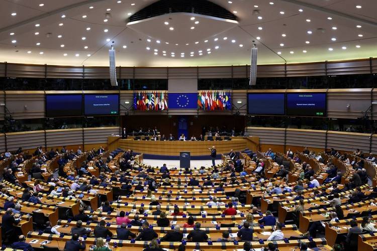 5000發導彈承諾再現<strong></p>
<p>商貿</strong>，英國加速支援烏克蘭，現實卻讓澤連斯基高興不起來:商貿