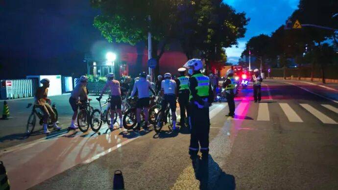 上海警方嚴查<strong></p>
<p>商貿</strong>！本周又有數十位市民被罰！12345被打爆！:商貿