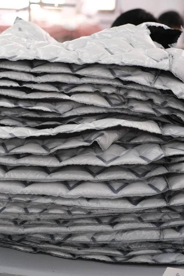 300元以下能否買到真羽絨？秋冬來臨，“羽絨服怎么選”有了新標準:商貿