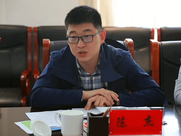 內蒙古自治區公安廳組織處副處長陳杰已赴阿拉善盟履新:商貿