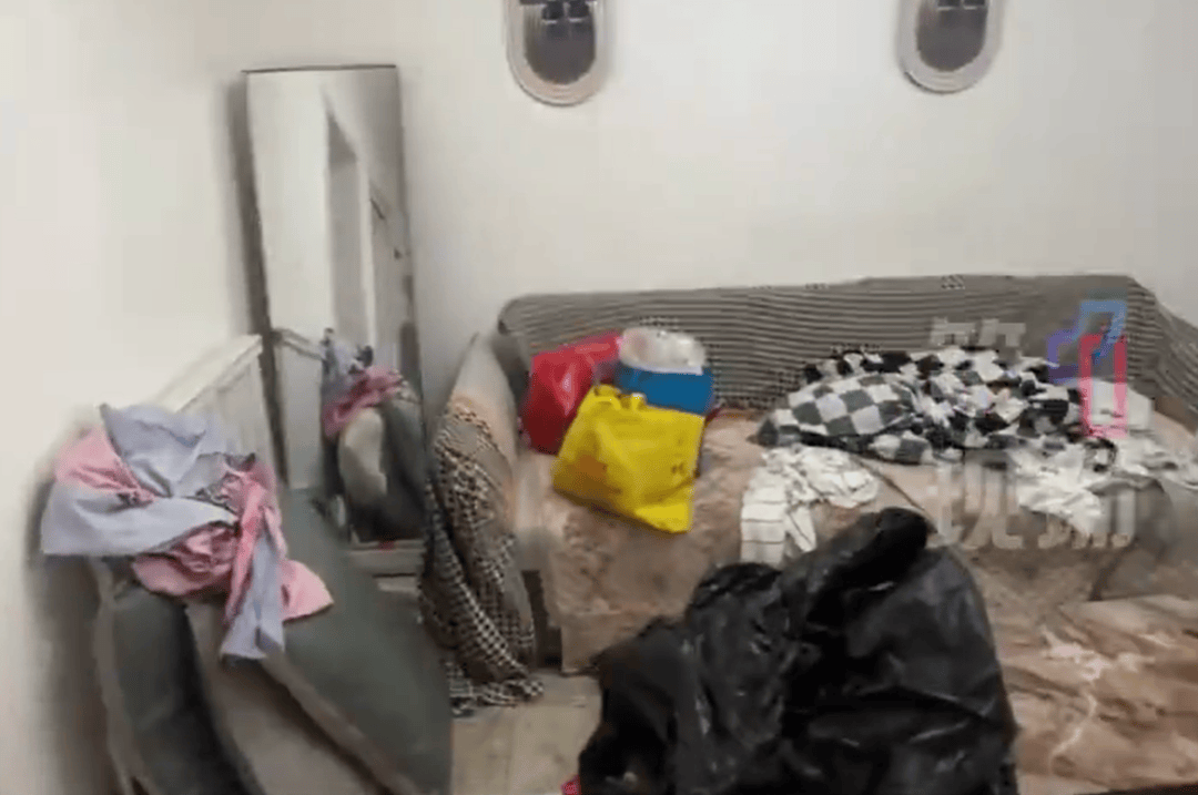 3女孩兩個月將房子住“包漿”后跑路，5人花6小時才清理干凈，房東：還欠700多元:商貿