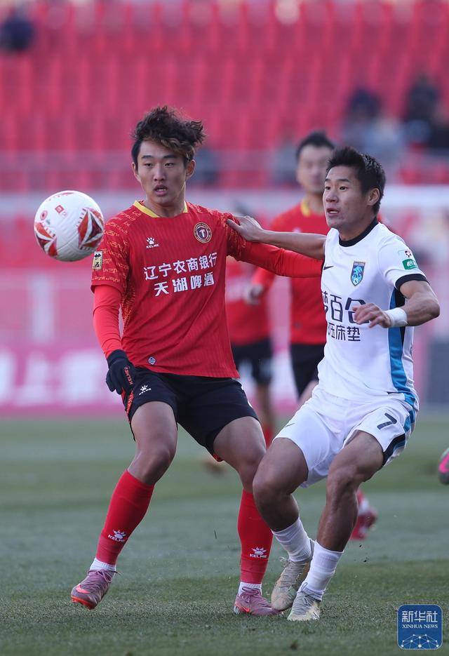 中甲：遼寧鐵人隊沖超成功:商貿