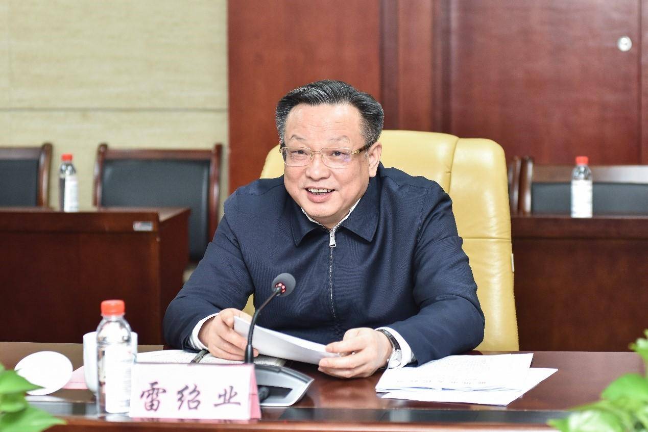 湖南省工信廳原廳長雷紹業利用曾任懷化市委書記等職務便利，插手醫院超高端CT采購:商貿